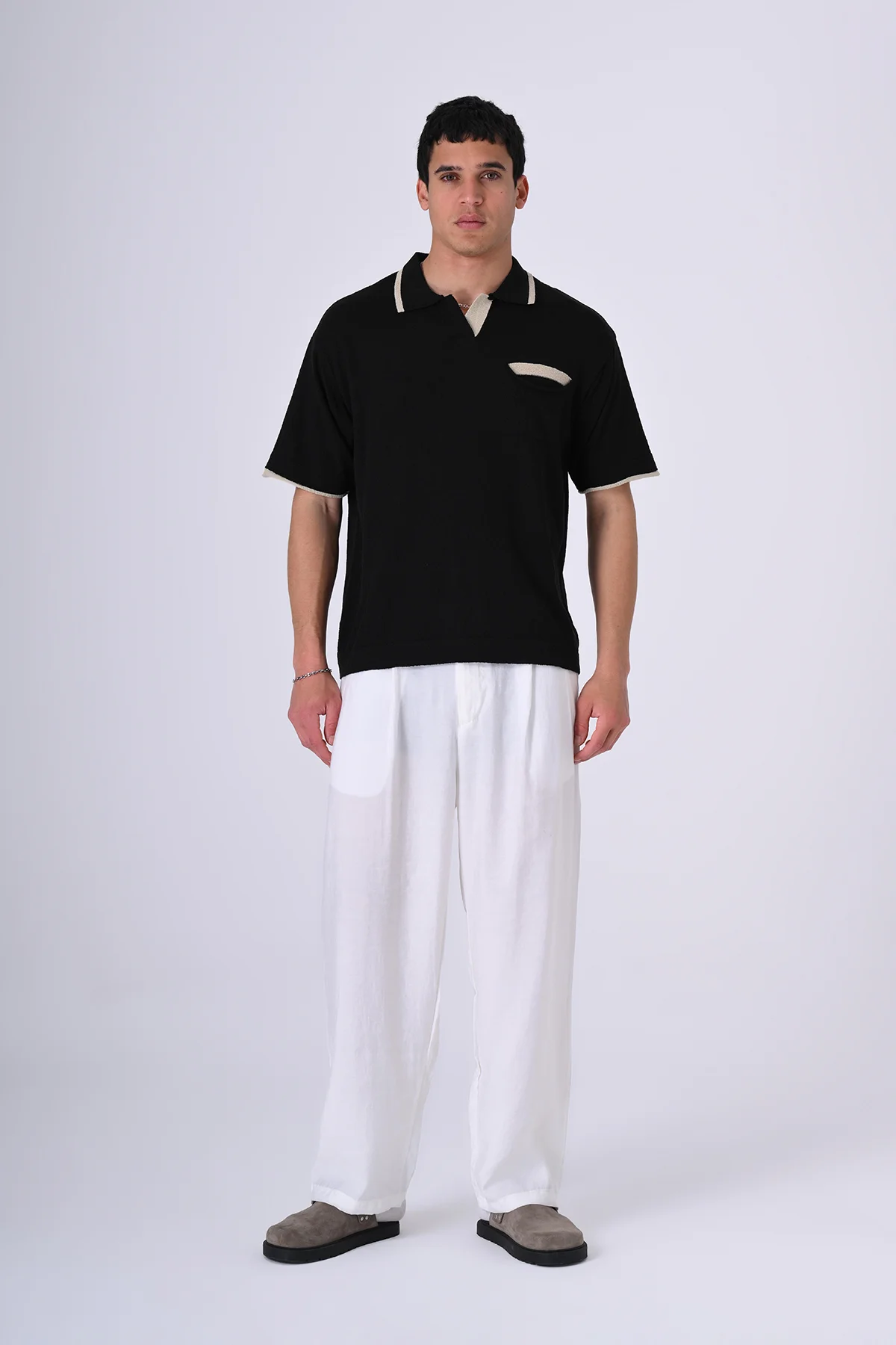 DÜGMESİZ POLO YAKA